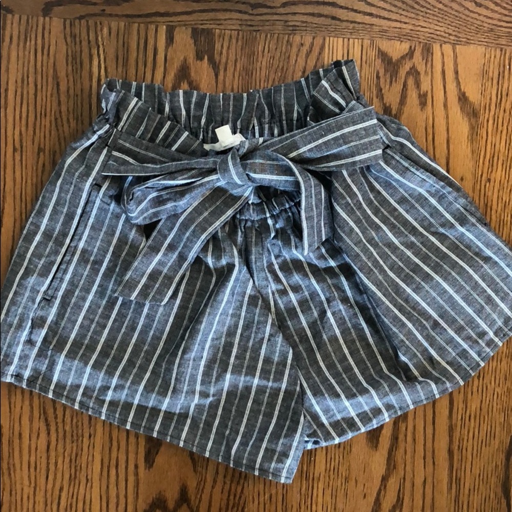 Grey cotton flowy shorts w/pockets